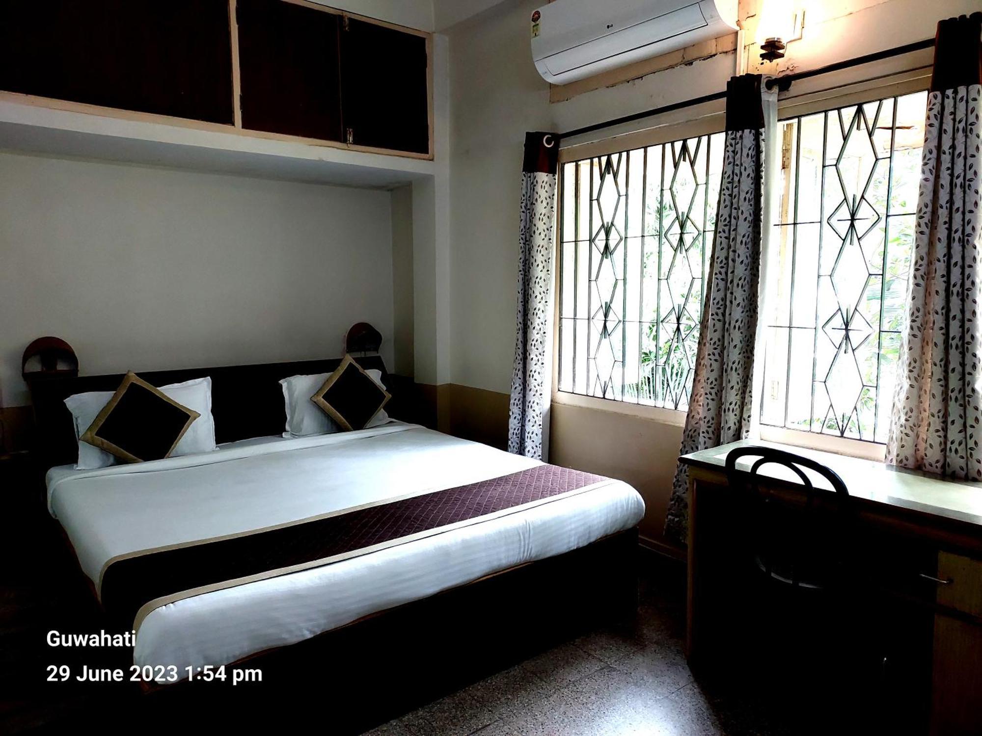 Riverview Guest House Guwahati Ngoại thất bức ảnh